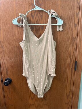 Old Navy Beige Polka Dot Tie-Shoulder One-Piece bodysuit
